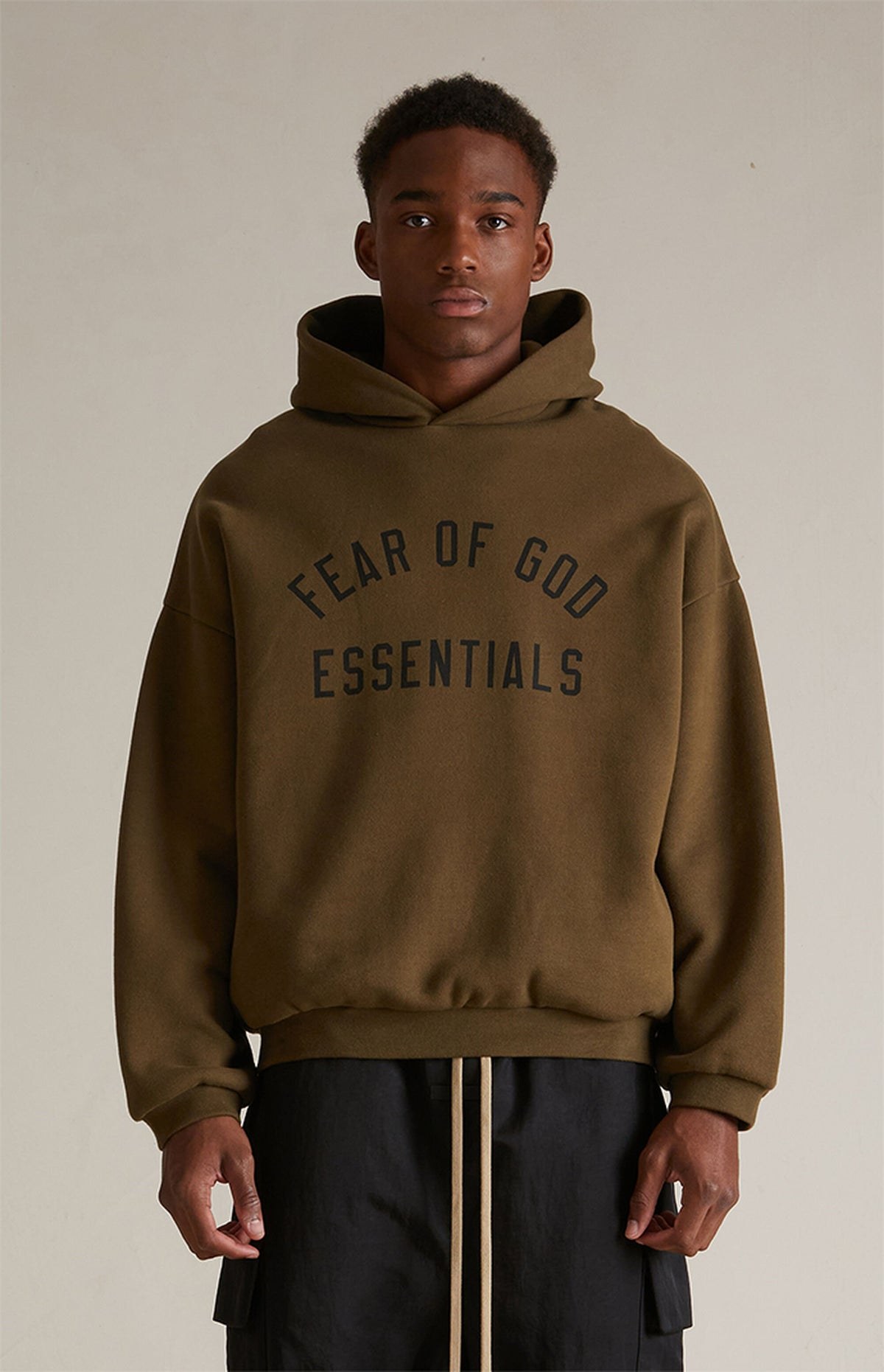 Essentials Hoodie “Olive” (FW24) – תמונה 3