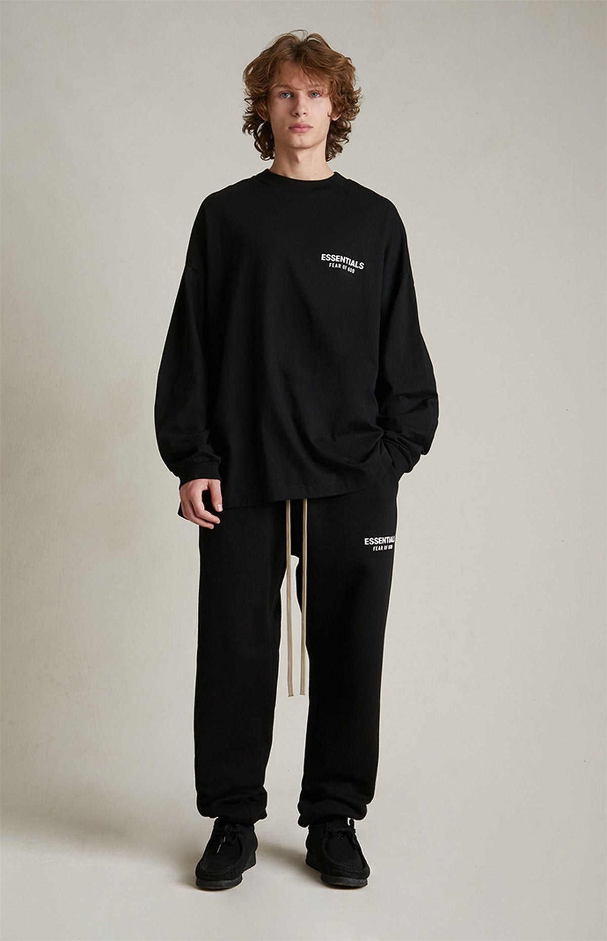 Essentials Sweatpants “Black” (FW24) – תמונה 2