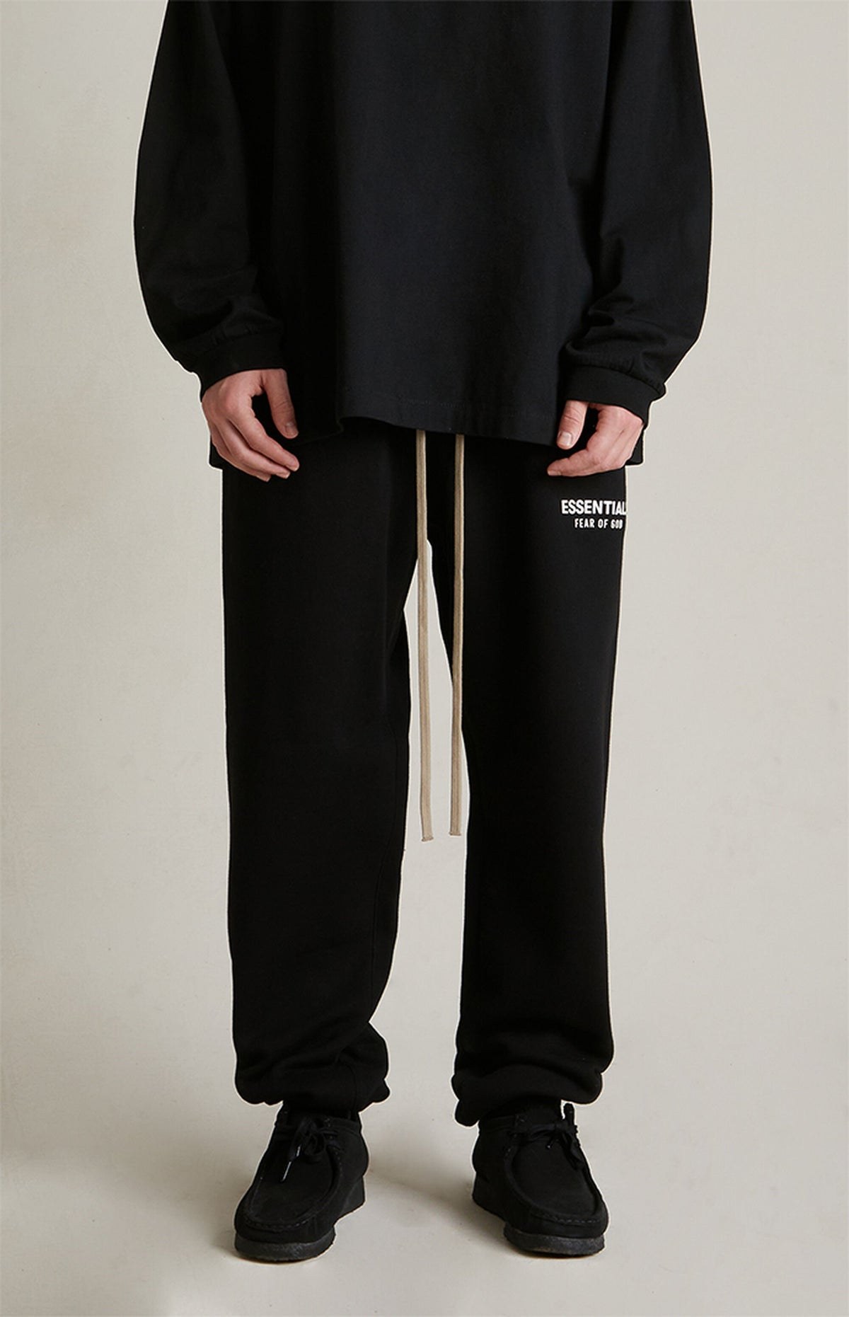 Essentials Sweatpants “Black” (FW24) – תמונה 3