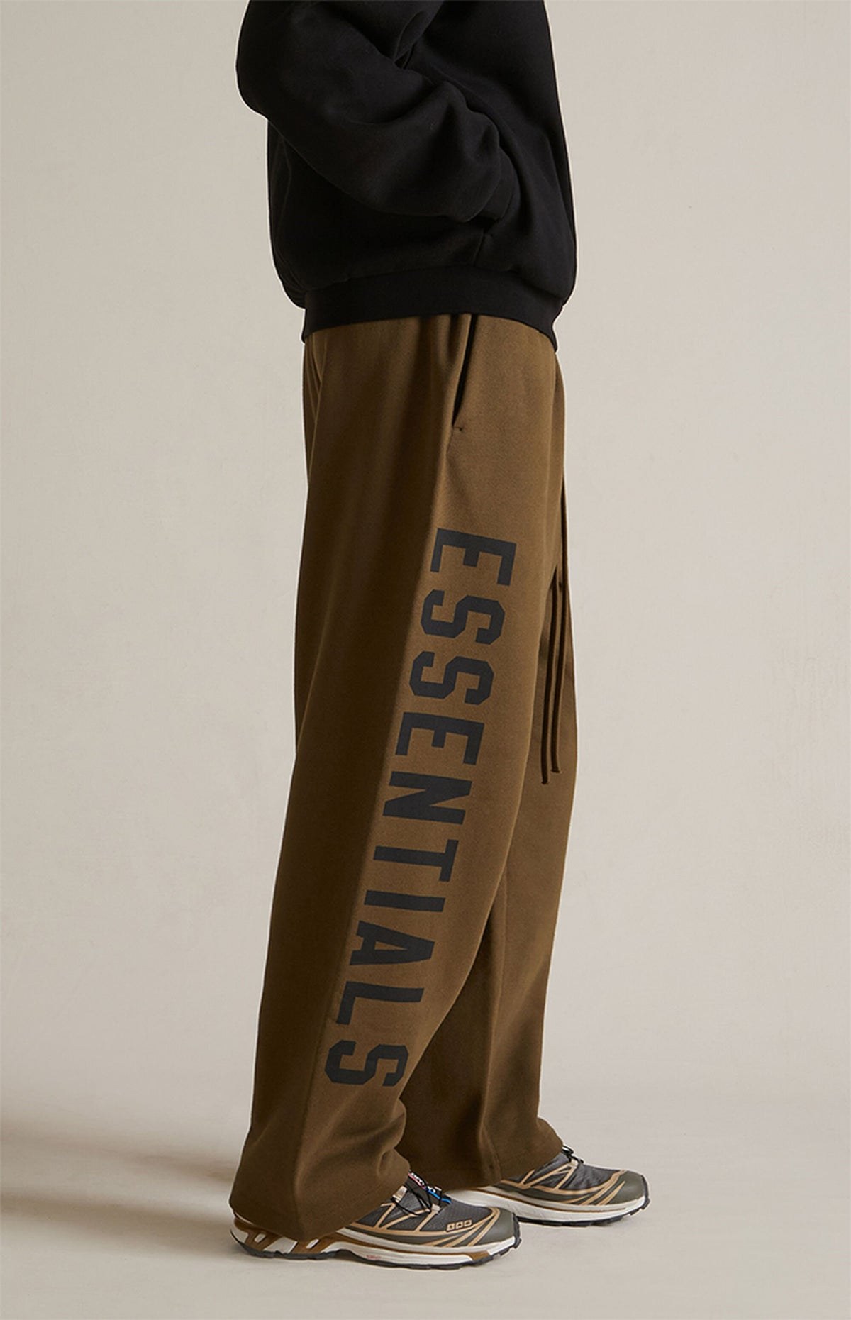 Essentials Sweatpants Relaxed “Olive” (FW24) – תמונה 3
