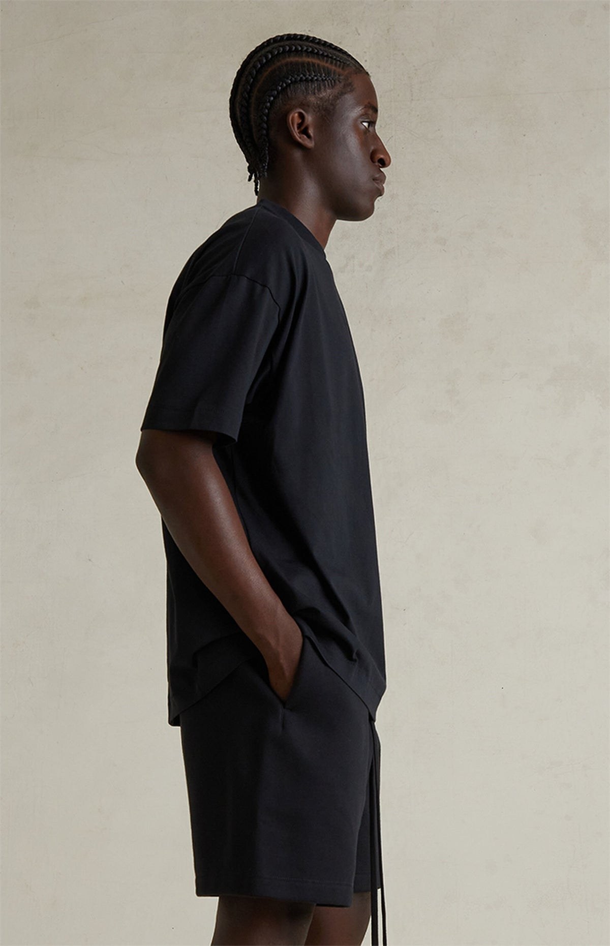 Essentials T Shirt “Jet Black” (FW25) – תמונה 5